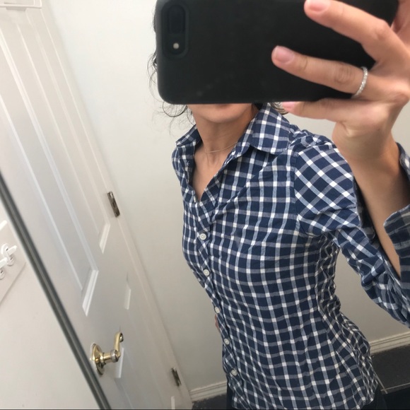 Banana Republic Soft Wash Plaid Shirt - Picture 2 of 11